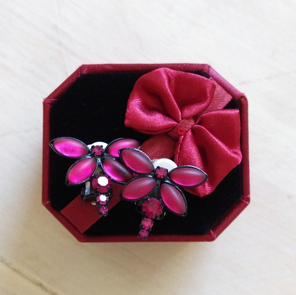 Rare Czech crystal clip on earrings.